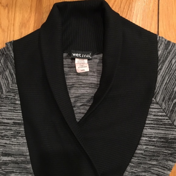 Women’s Wet Seal Sweater Black/Gray Long Sleeve - Picture 3 of 6